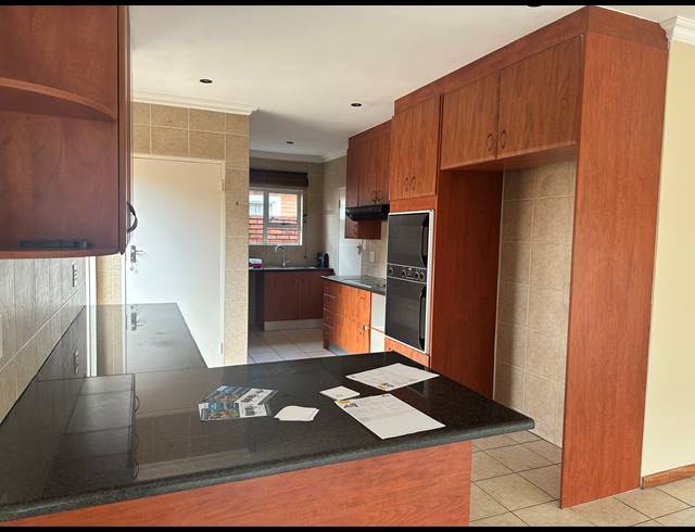3 BEDROOM TOWNHOUSE FOR SALE IN NEW REDRUTH